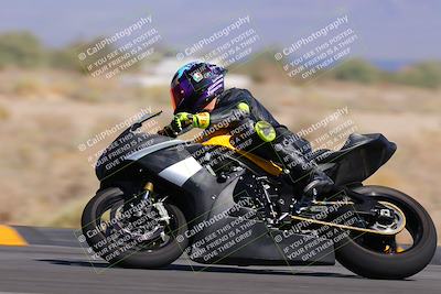 media/Oct-08-2022-SoCal Trackdays (Sat) [[1fc3beec89]]/Turn 16 (125pm)/